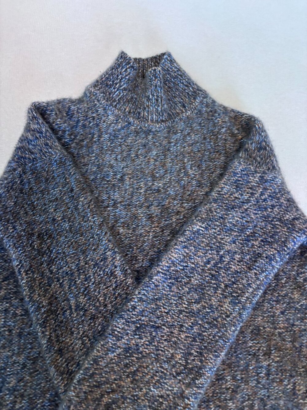Theory cashmere sweater turtleneck